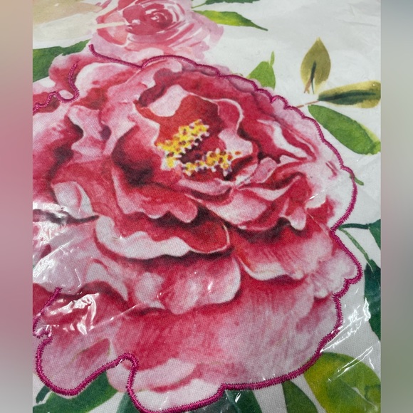 Indoor outdoor floral 18”x18”pillow - Picture 5 of 7